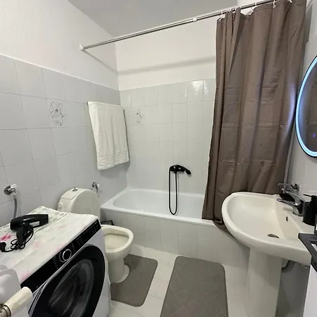 Airbnbtzo * Peristasis